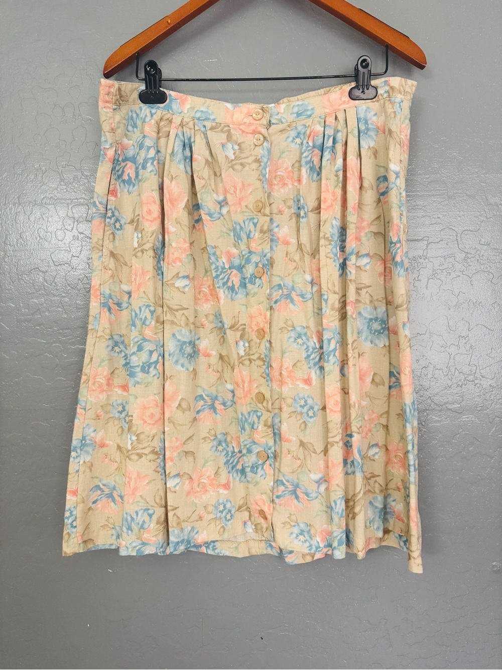 Vintage Floral Button-Front Cream Midi Skirt with Blue and Pink Blooms